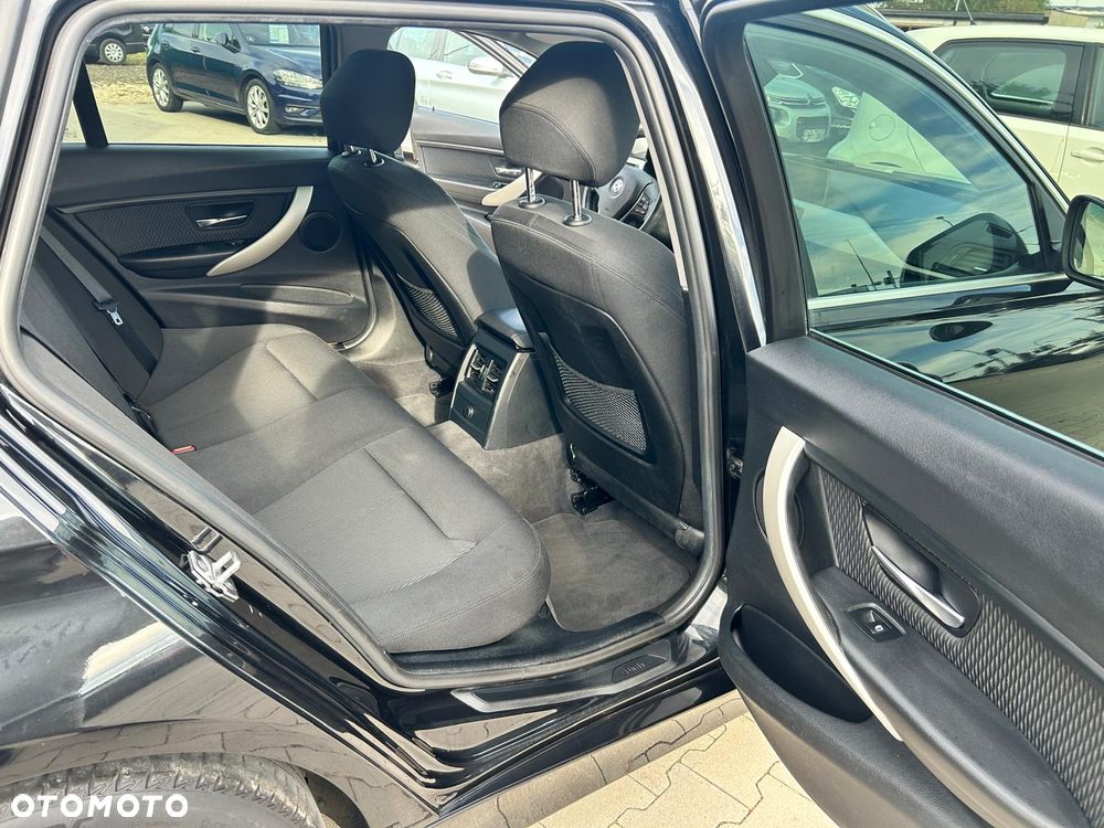 BMW Seria 3 320d - 27