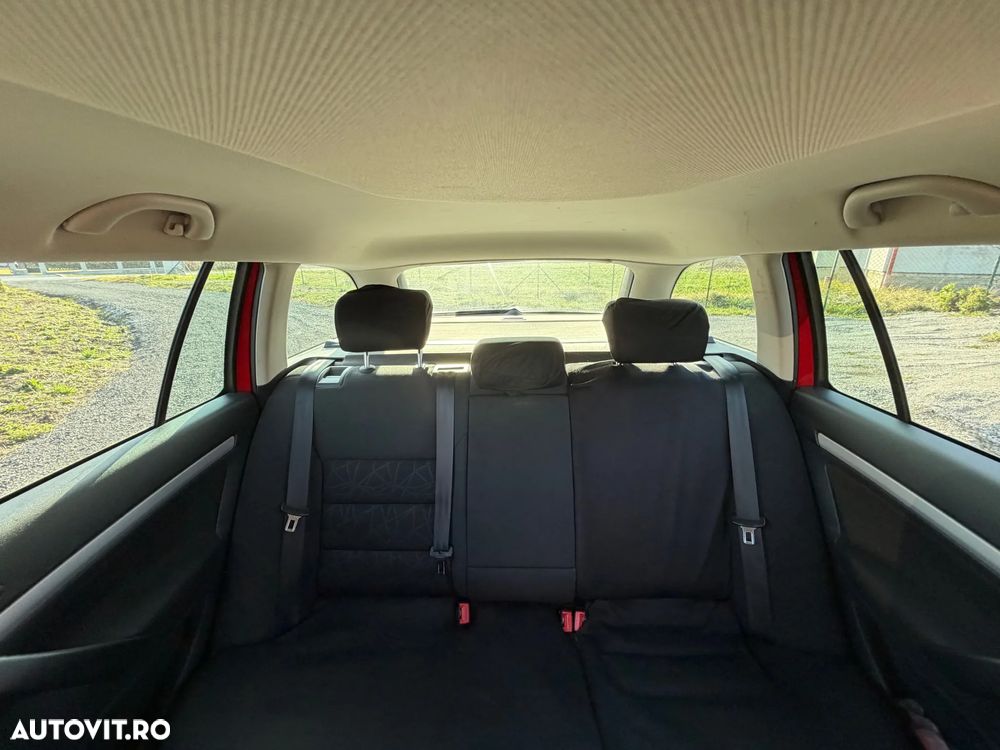 Skoda Octavia Combi 2.0 TDI DPF 4x4 Elegance - 8