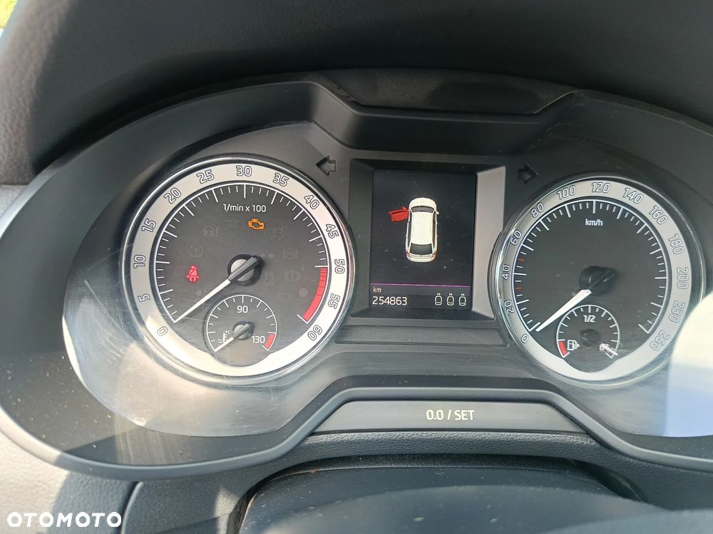 Skoda Octavia 2.0 TDI Style - 6