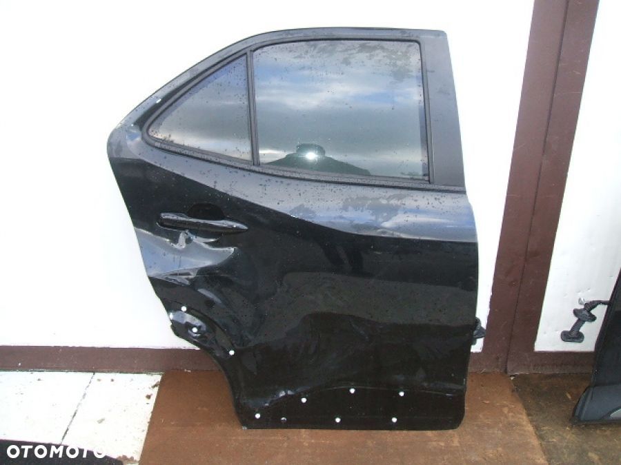 TOYOTA YARIS CROSS DRZWI prawe przód przednie 209 - 3