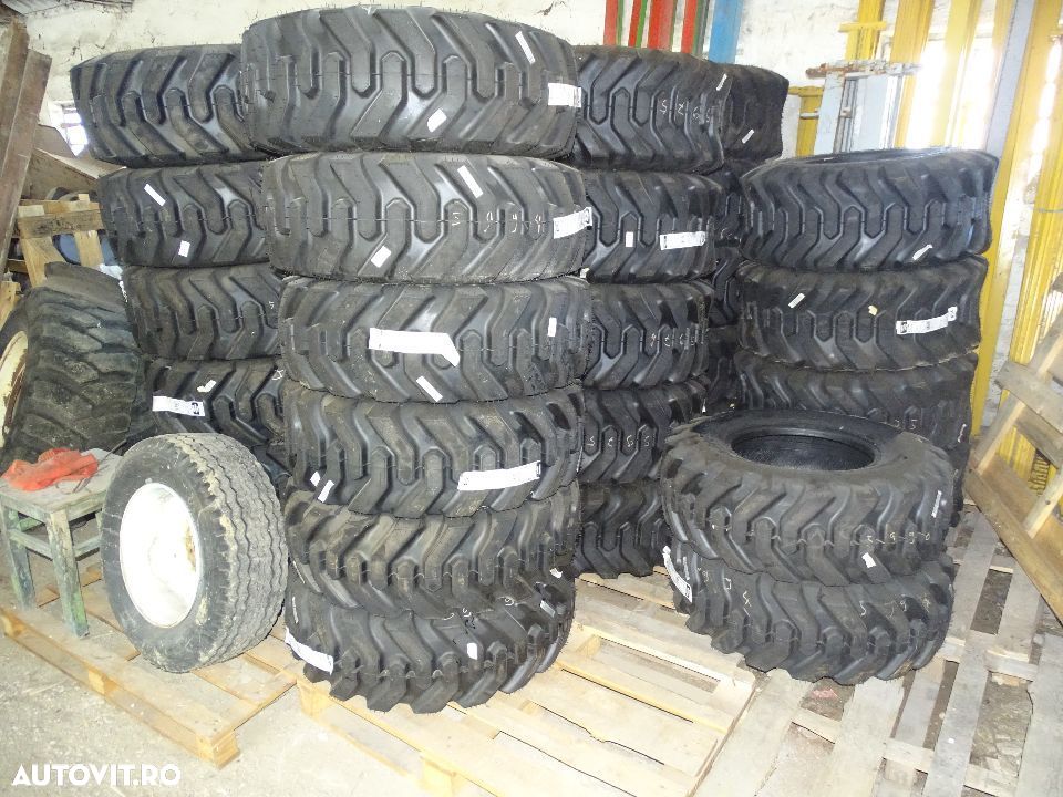 Anvelope 12,5/80-18 pt. buldoexcavator pe stoc - 1