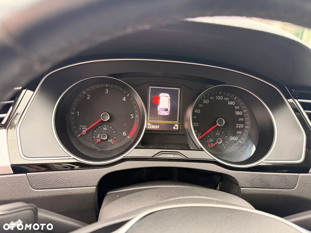 Volkswagen Passat 2.0 TDI DSG (BlueMotion Technology) Highline - 17