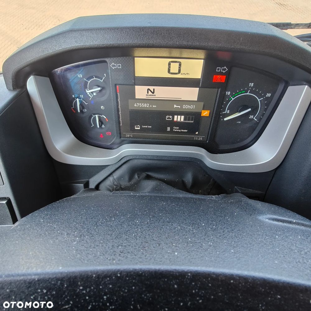 Renault T480 - 12