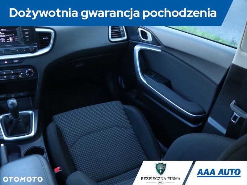 Kia Ceed - 10