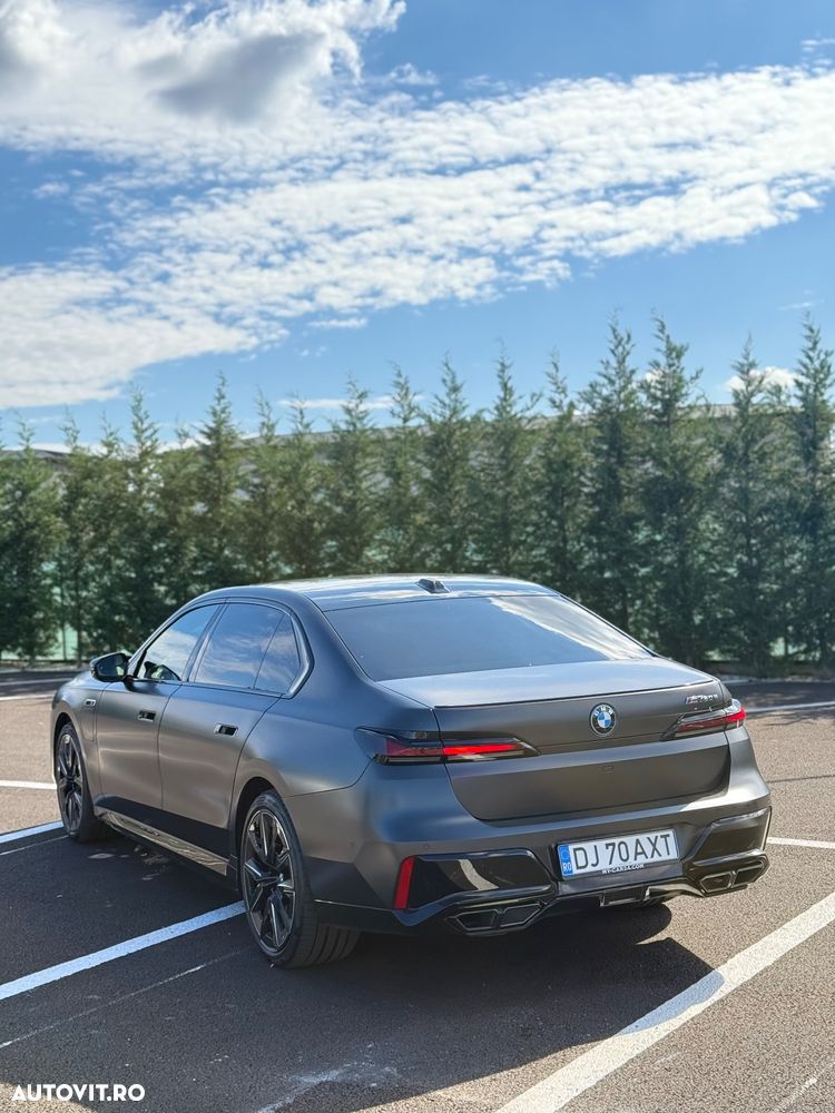 BMW M7 M760e xDrive - 5