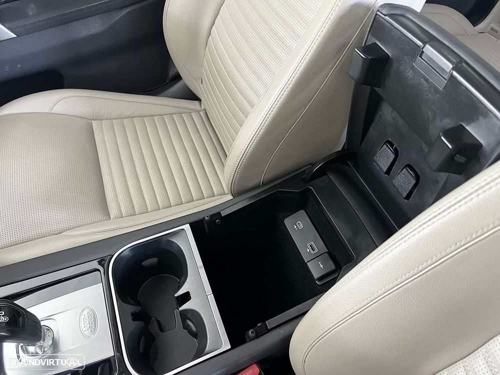 Land Rover Discovery Sport 1.5 I3 P300e AWD SE - 17