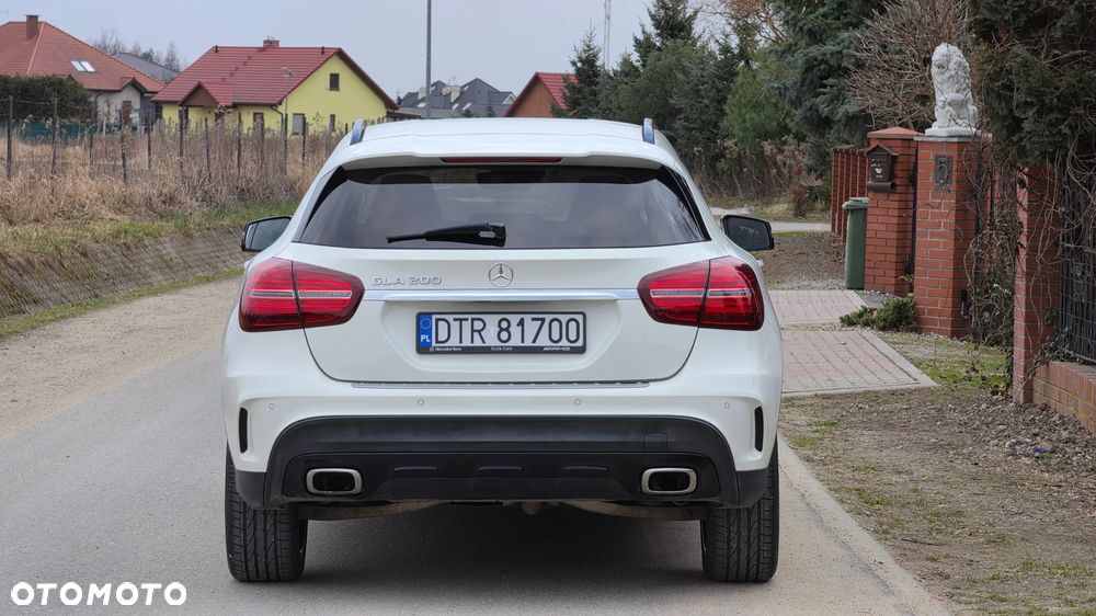 Mercedes-Benz GLA 200 7G-DCT AMG Line - 9