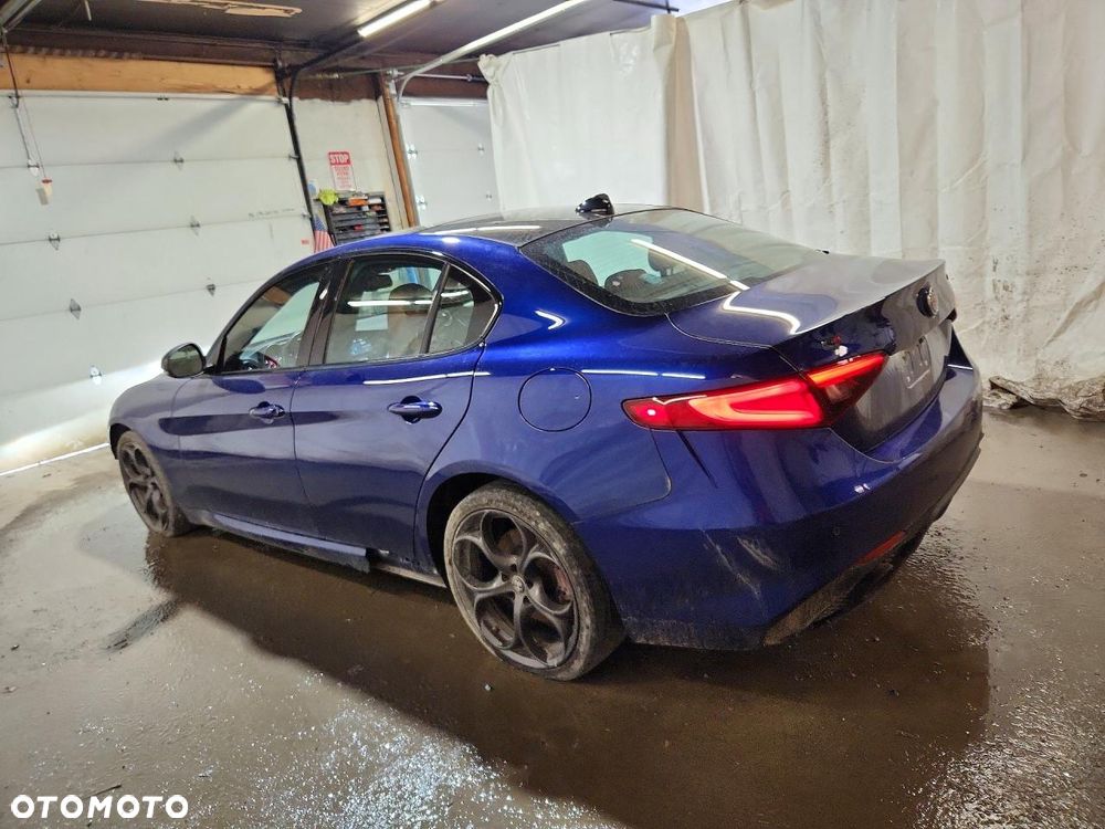 Alfa Romeo Giulia 2.0 Turbo 16V AT8 Veloce - 3