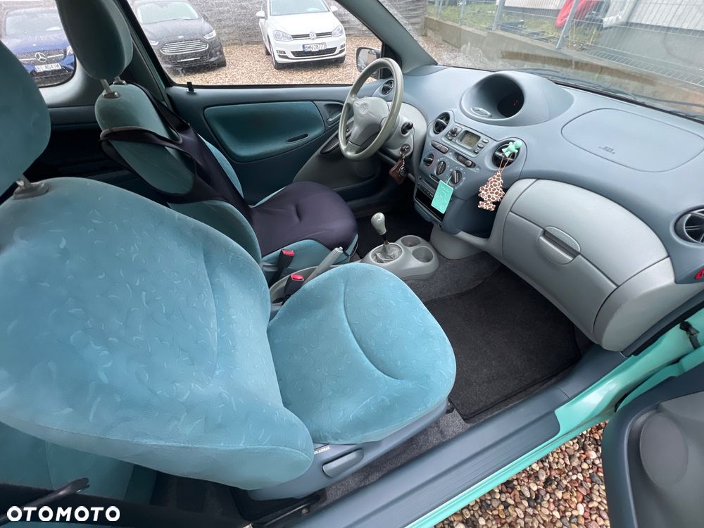 Toyota Yaris - 16