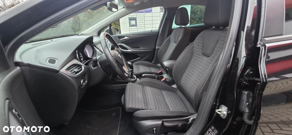 Opel Astra 1.6 CDTI Cosmo - 30