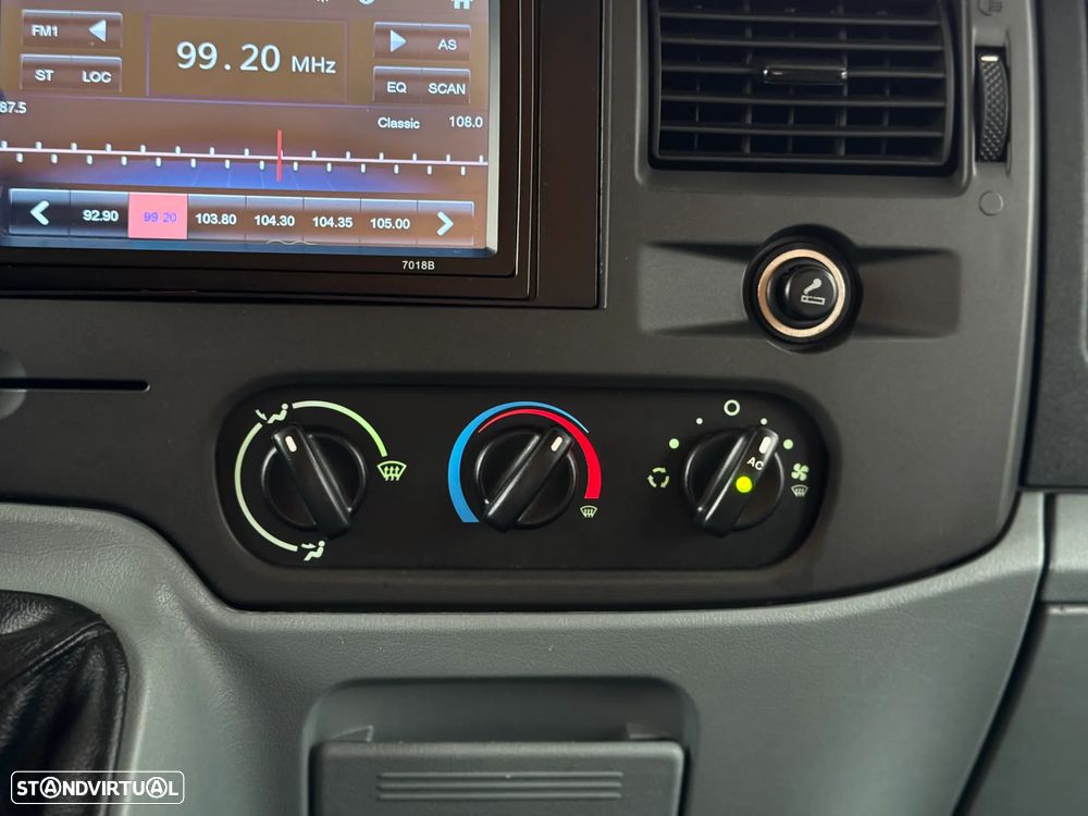 Ford Trigano Challenger Genesis 33 6 lugares - 26