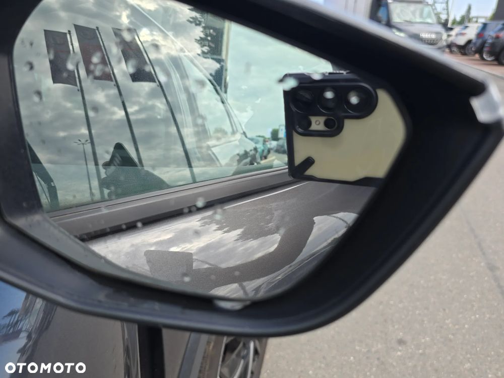 Citroën C4 BlueHDi 130 Stop&Start EAT8 SHINE - 12