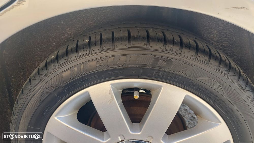 Ford Fiesta 1.25 Ghia - 13