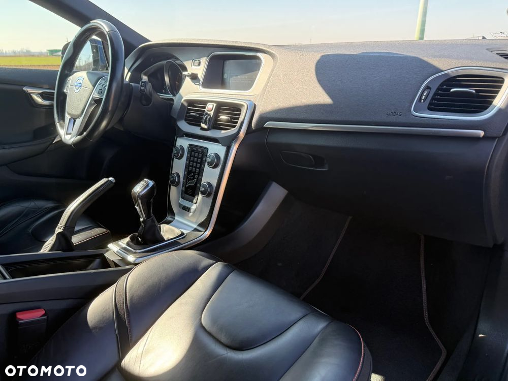Volvo V40 D2 - 17