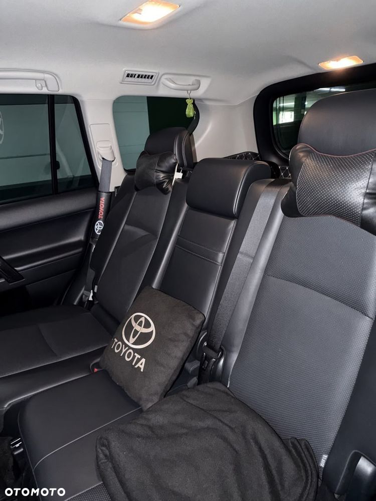 Toyota Land Cruiser - 19