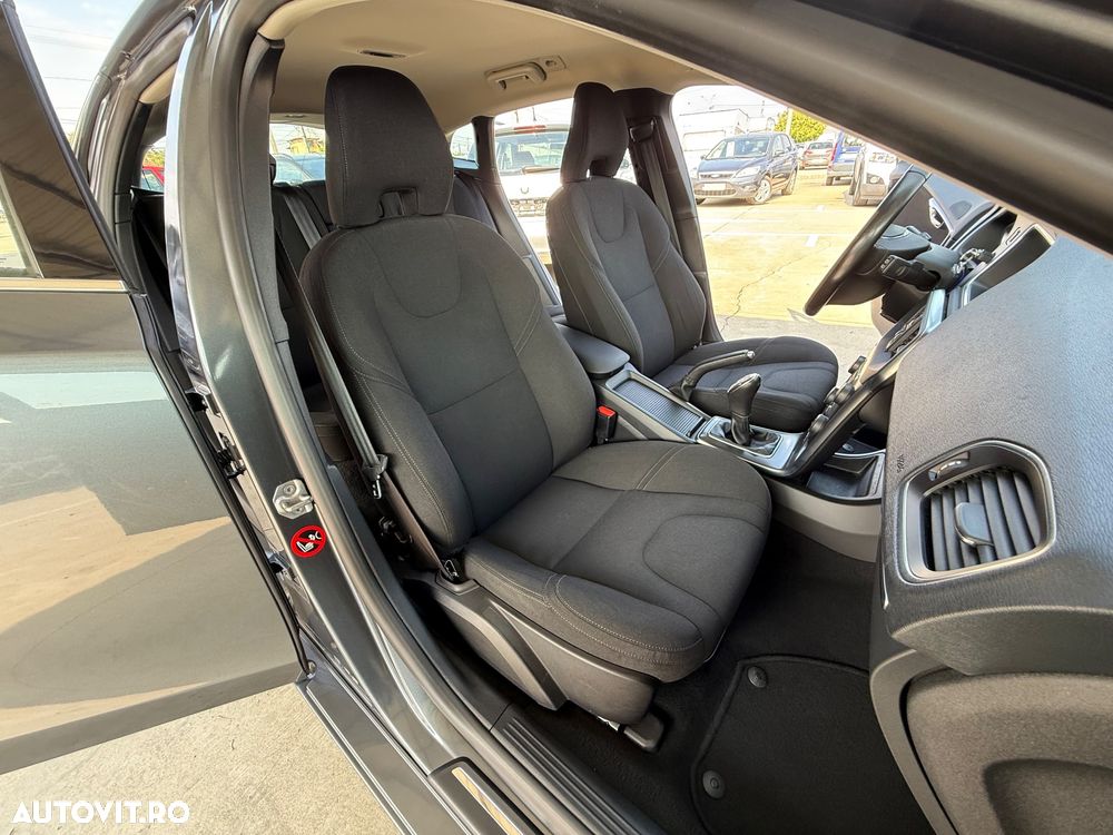 Volvo V40 D2 - 16