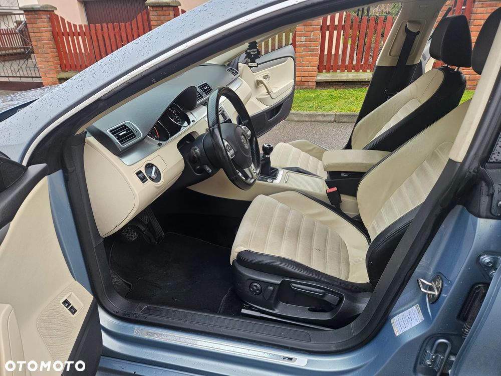 Volkswagen Passat CC 2.0 TDI Exclusive - 24