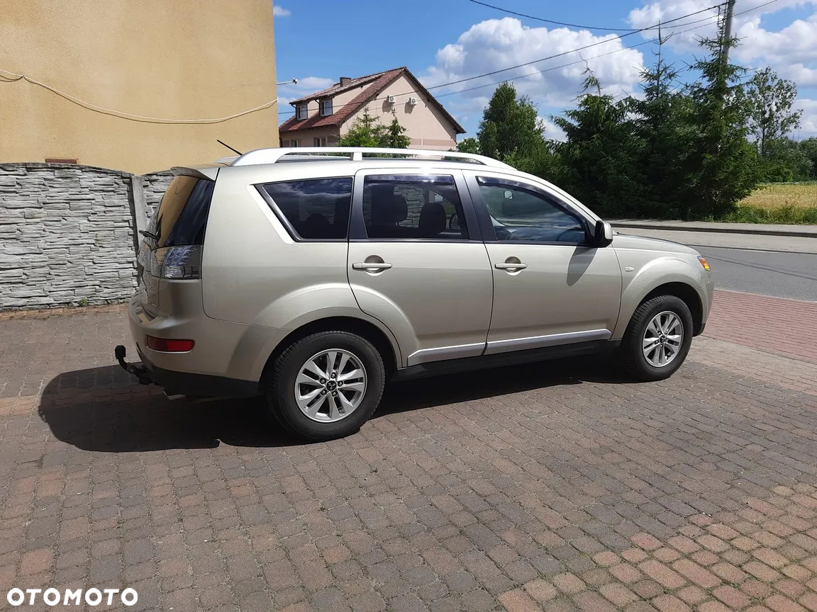 Mitsubishi Outlander - 5
