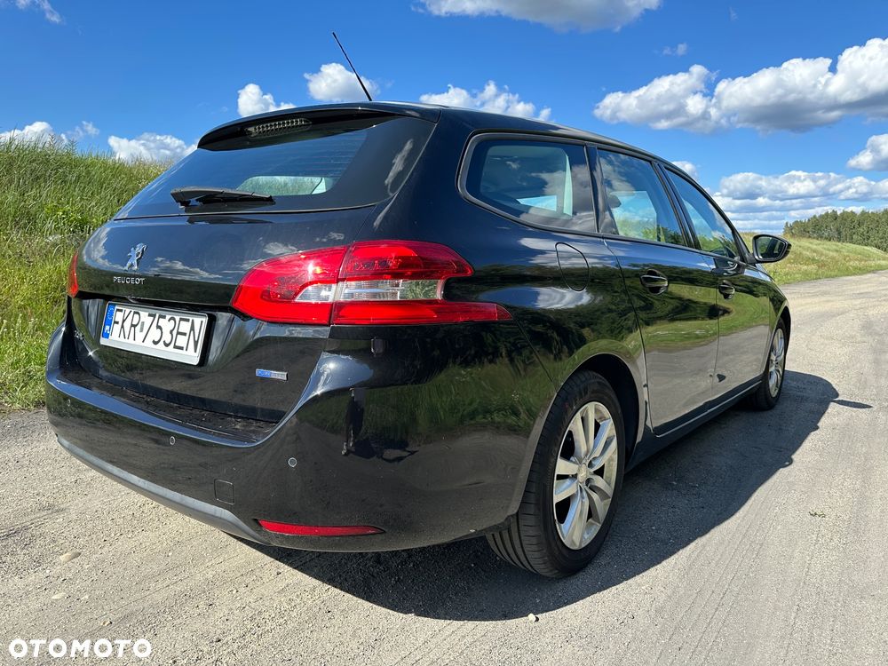 Peugeot 308 1.2 PureTech Allure S&S EAT6 - 4