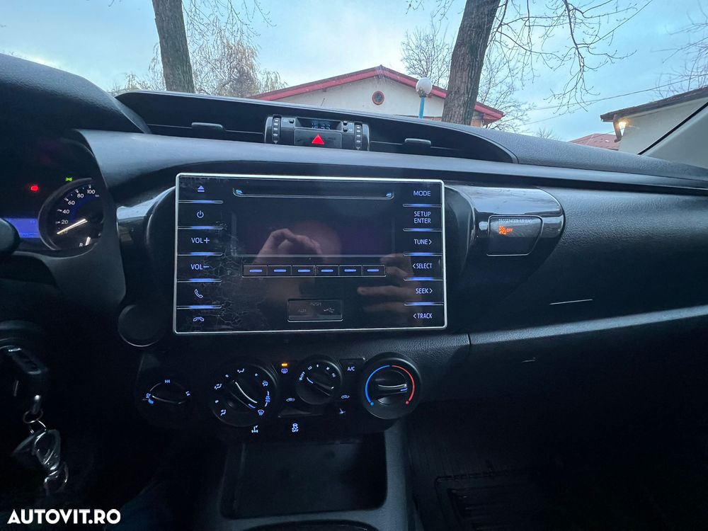 Toyota Hilux 2.4D 150CP 4x4 Double Cab 6MT Style - 14