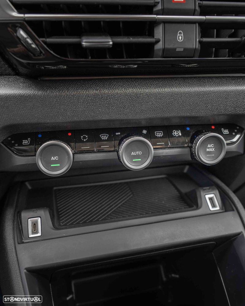 Citroën C4 PureTech 130 Stop&Start EAT8 MAX - 29