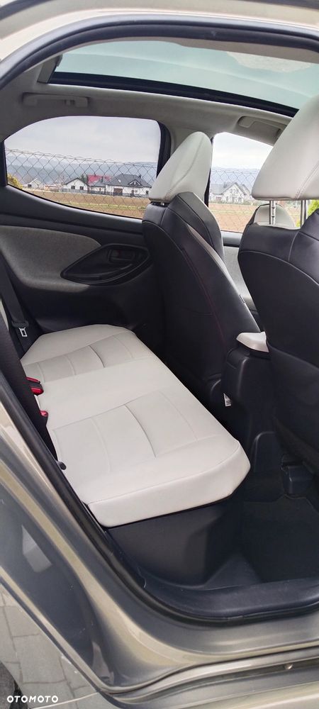 Toyota Yaris Hybrid 1.5 Executive - 13