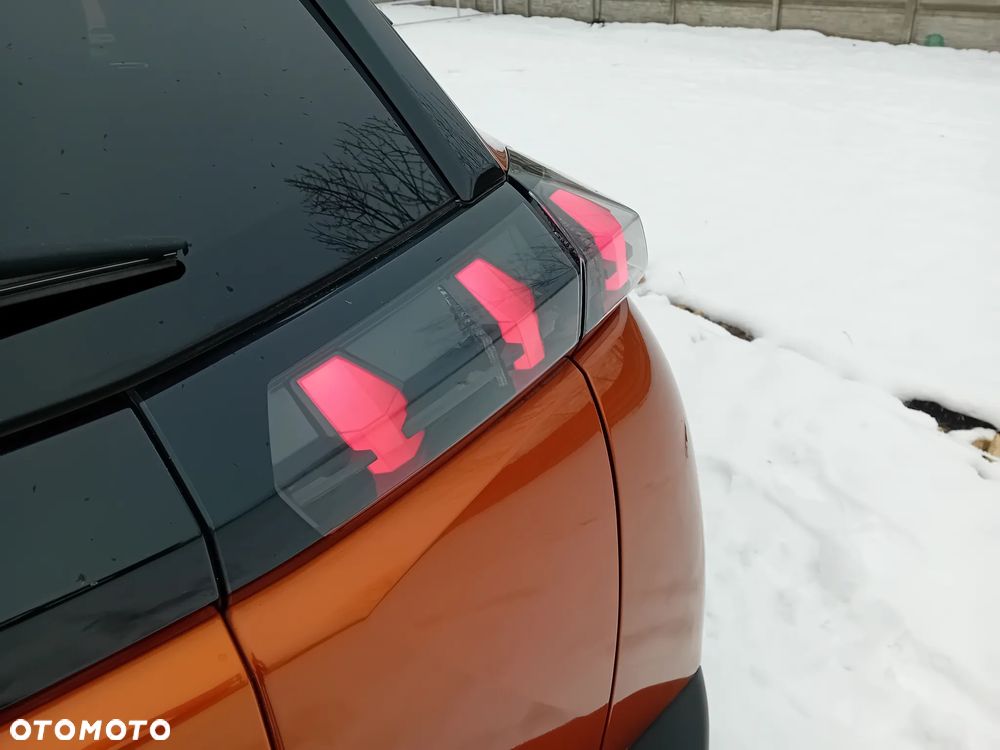 Peugeot 2008 PureTech 155 EAT8 GT - 21