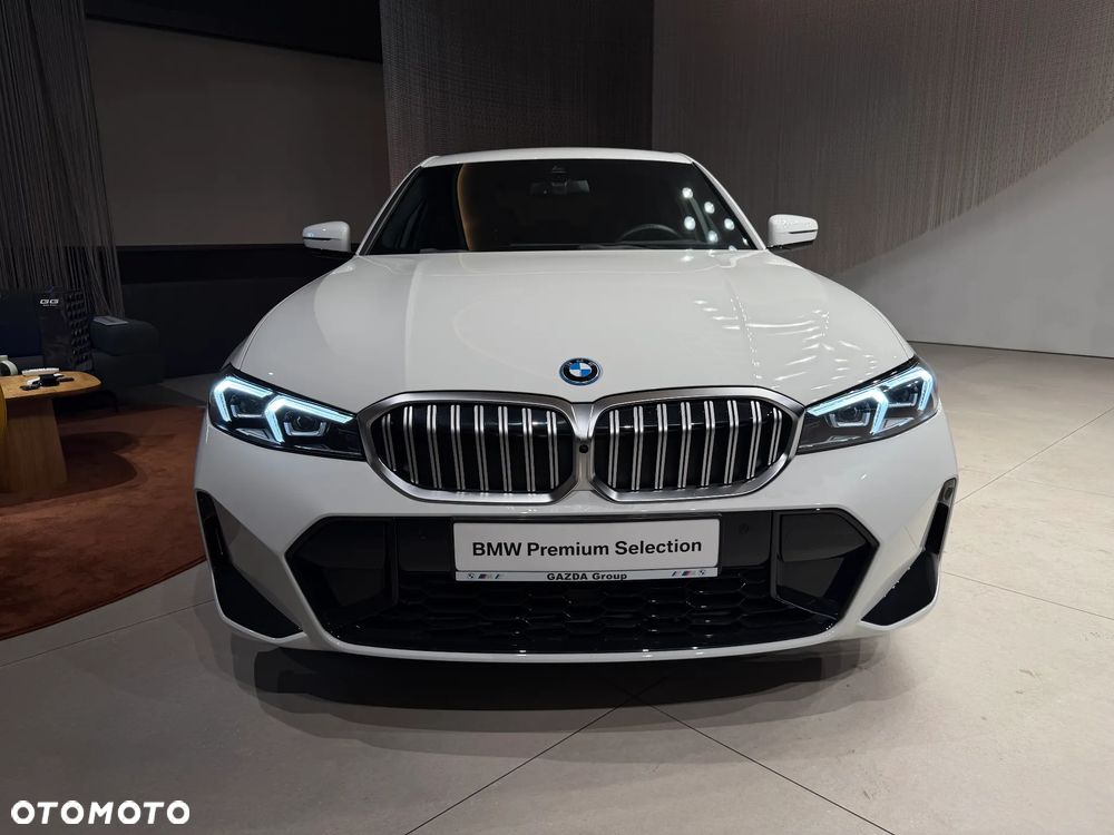 BMW Seria 3 330e xDrive M Sport sport - 3