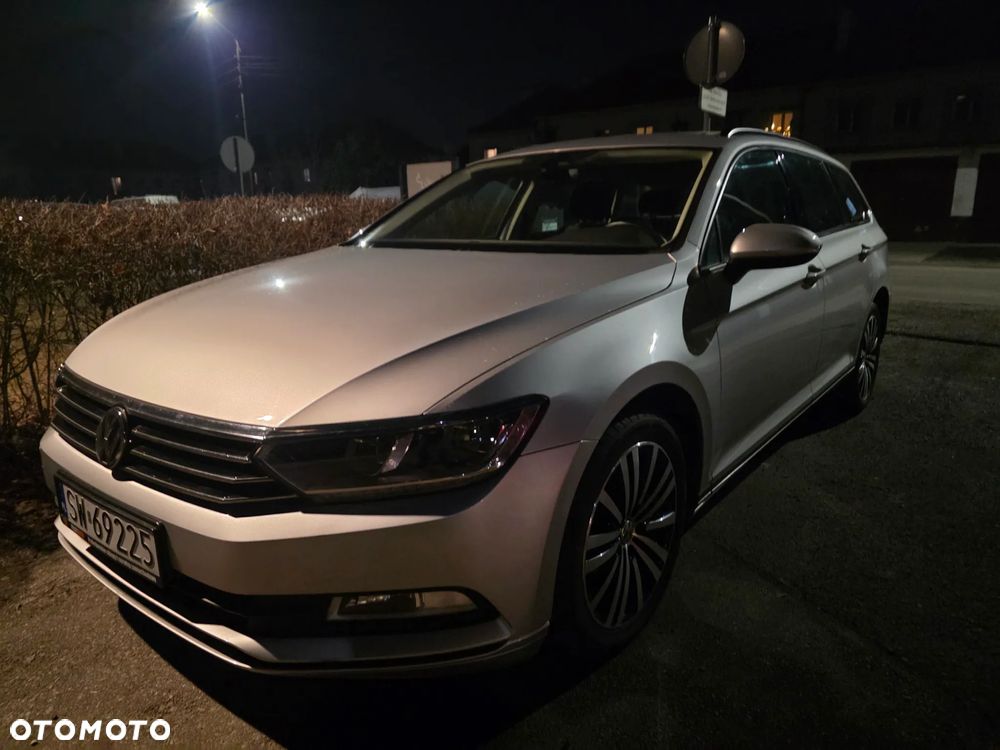 Volkswagen Passat 2.0 TDI (BlueMotion Technology) DSG Comfortline - 1