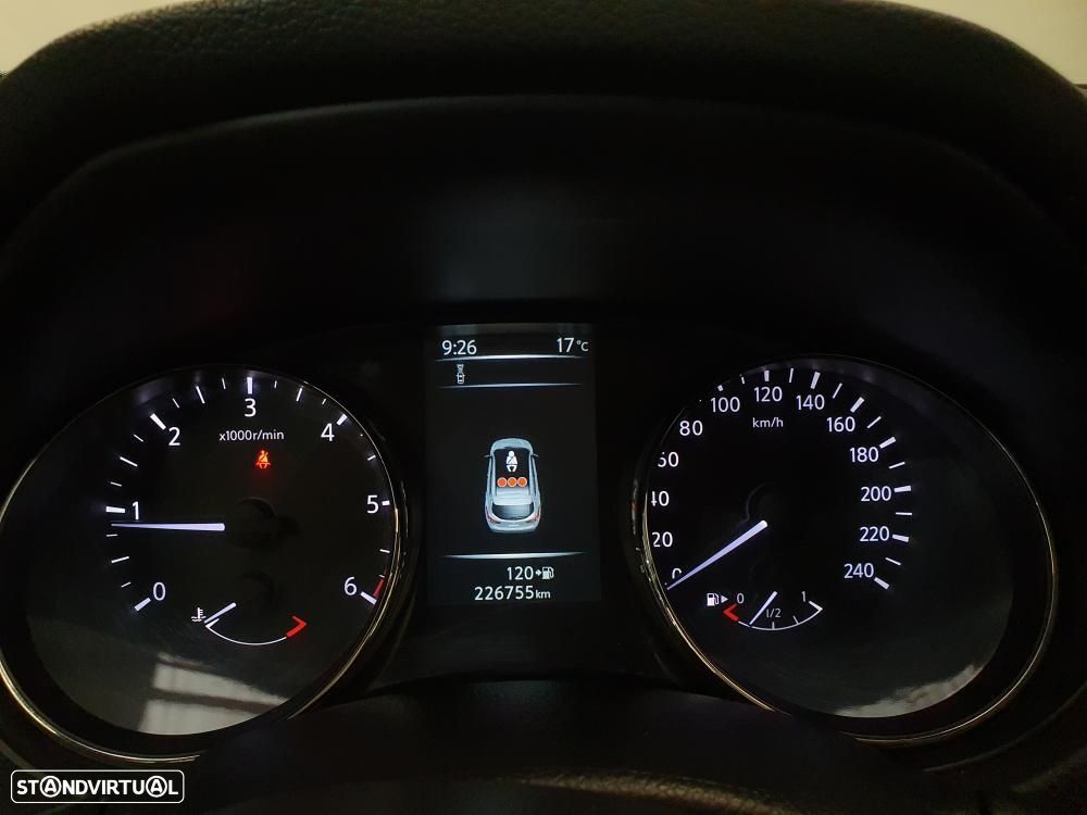 Nissan Qashqai 1.5 dCi 360 - 23