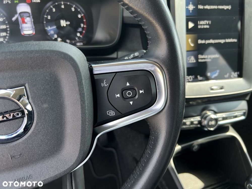 Volvo XC 40 T3 Momentum - 14