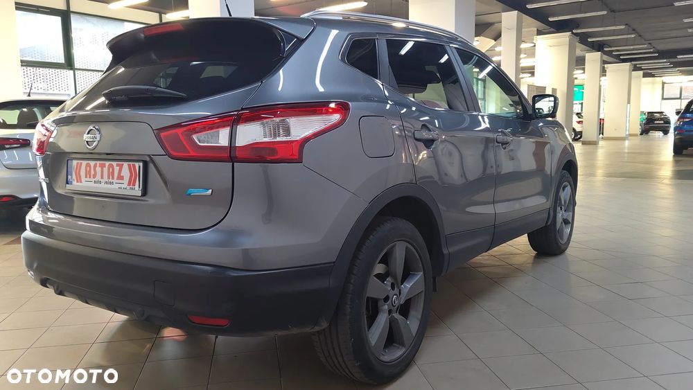 Nissan Qashqai 1.6 DIG-T N-Connecta - 4