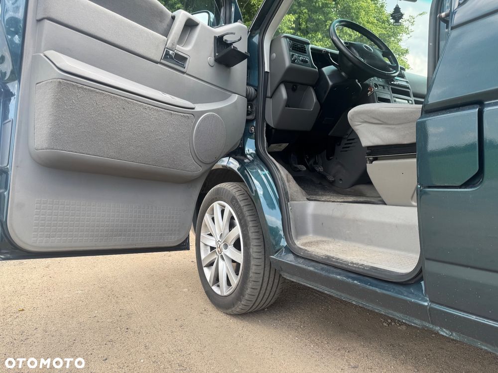 Volkswagen Multivan - 16