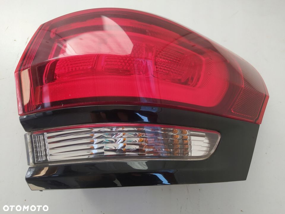 JEEP CHEROKEE WK2 LIFT LAMPA TYLNA PRAWA SRT SRT8 - 2