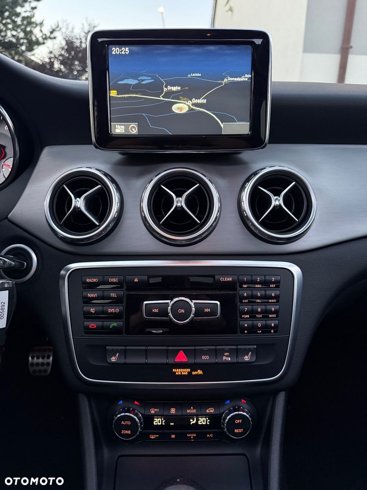 Mercedes-Benz GLA 200 AMG Line - 14
