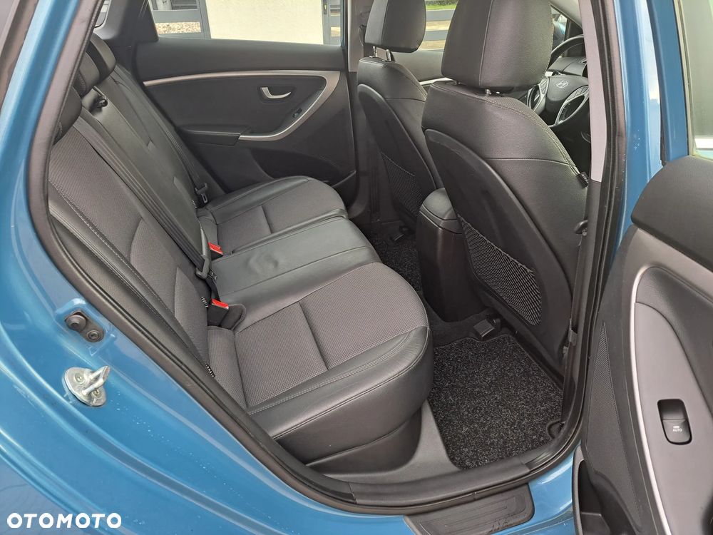 Hyundai i30 i30cw 1.6 CRDi Intro Edition - 10