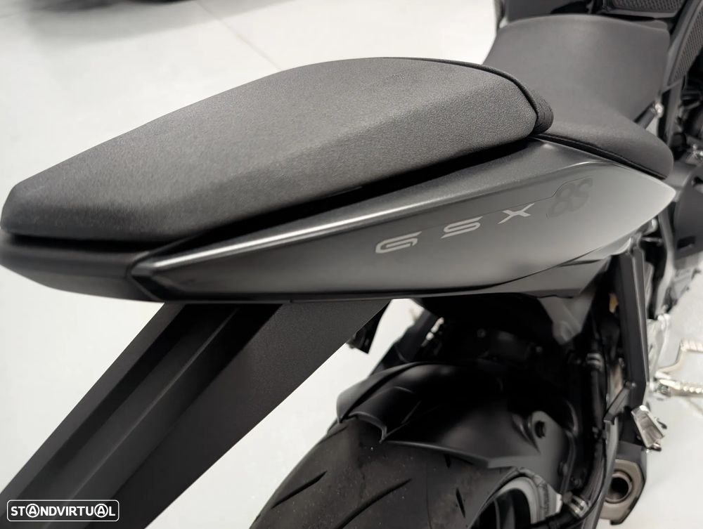 Suzuki GSX GSX-8S - 7
