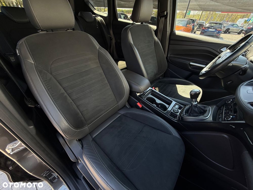 Ford Kuga 1.5 EcoBoost 2x4 ST-Line - 30