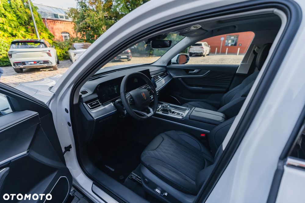 Hongqi HS5 2.0T Executive AWD - 24