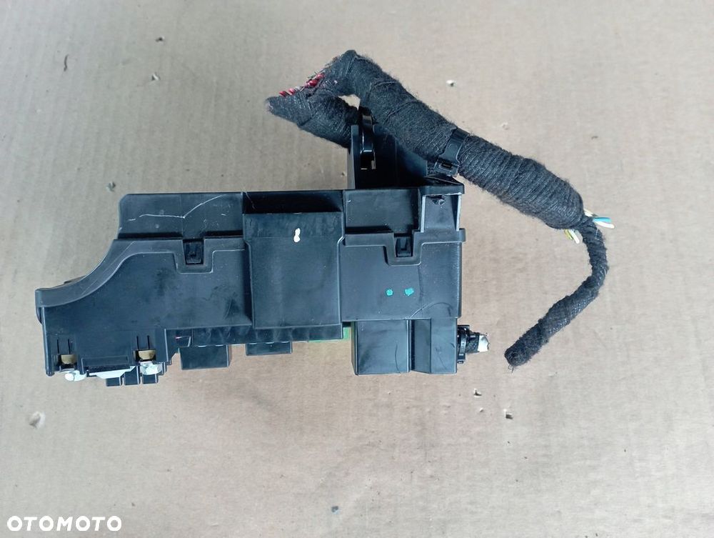 OPEL MOKKA A I 1 SKRZYNKA BEZPIECZNIKÓW 2109261-1 - 2