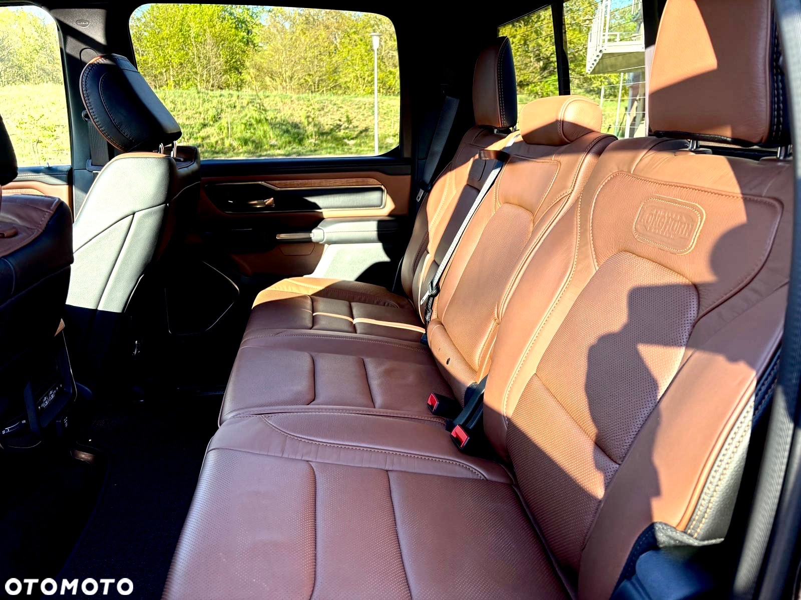 RAM 1500 Crew Cab Longhorn - 22