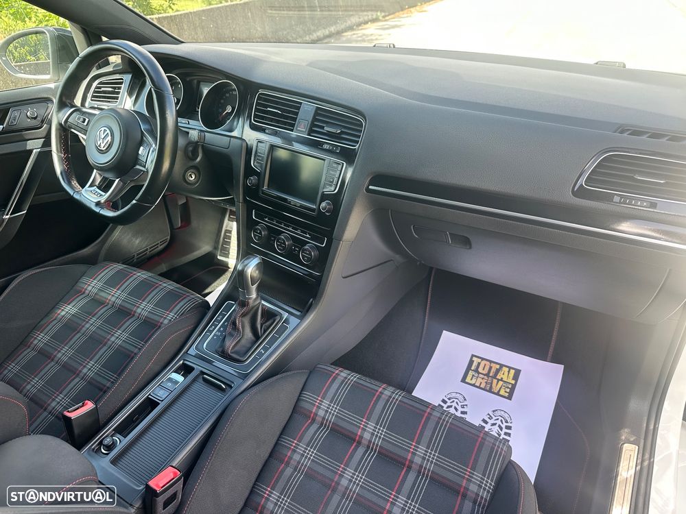 VW Golf 2.0 TSi GTi DSG Performance - 12