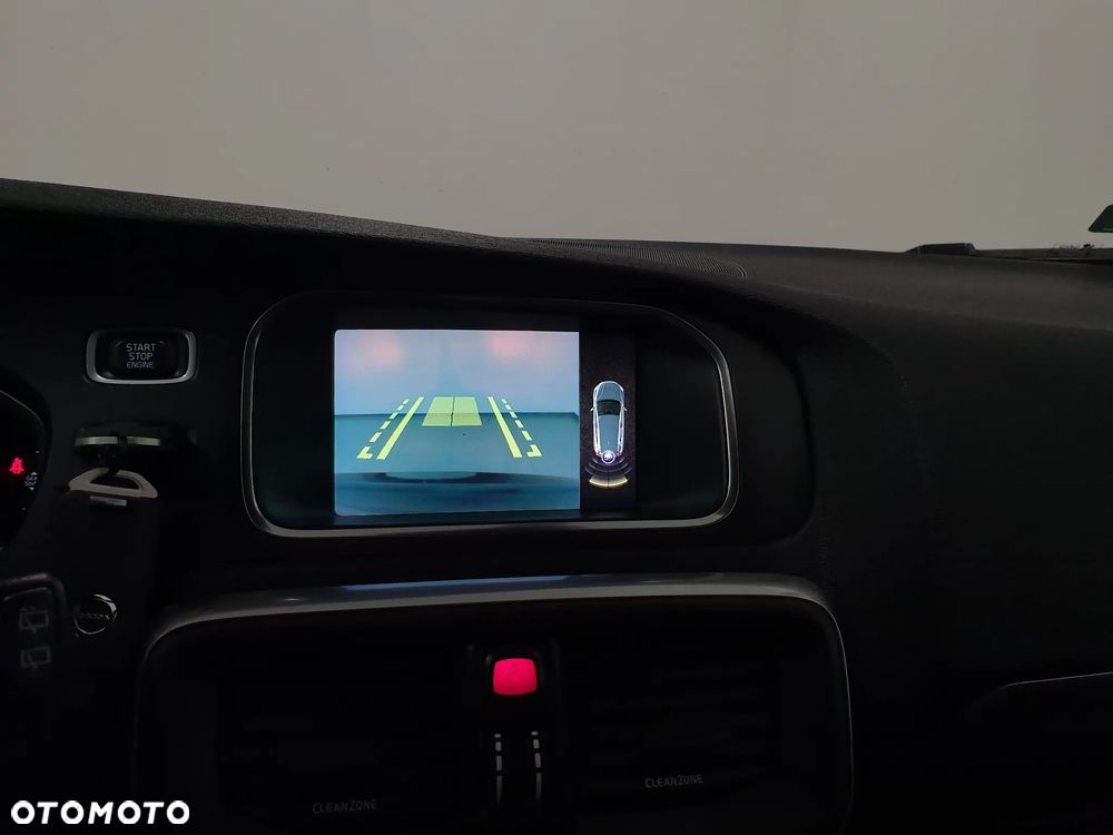 Volvo V40 D4 Inscription - 25