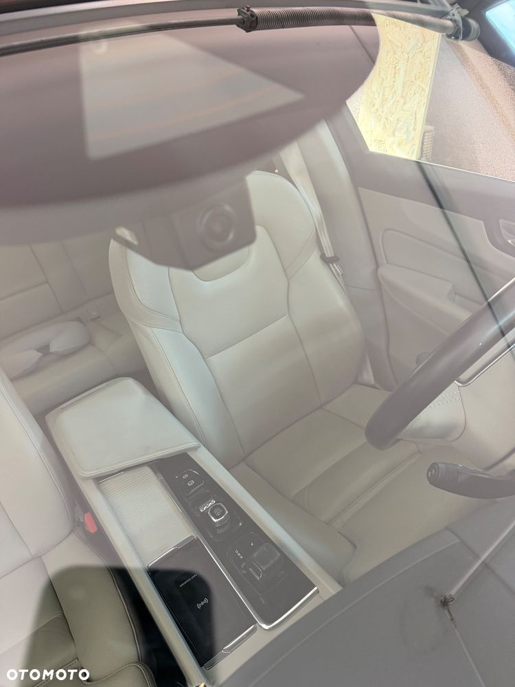 Volvo XC 60 B4 D AWD Momentum Pro - 10
