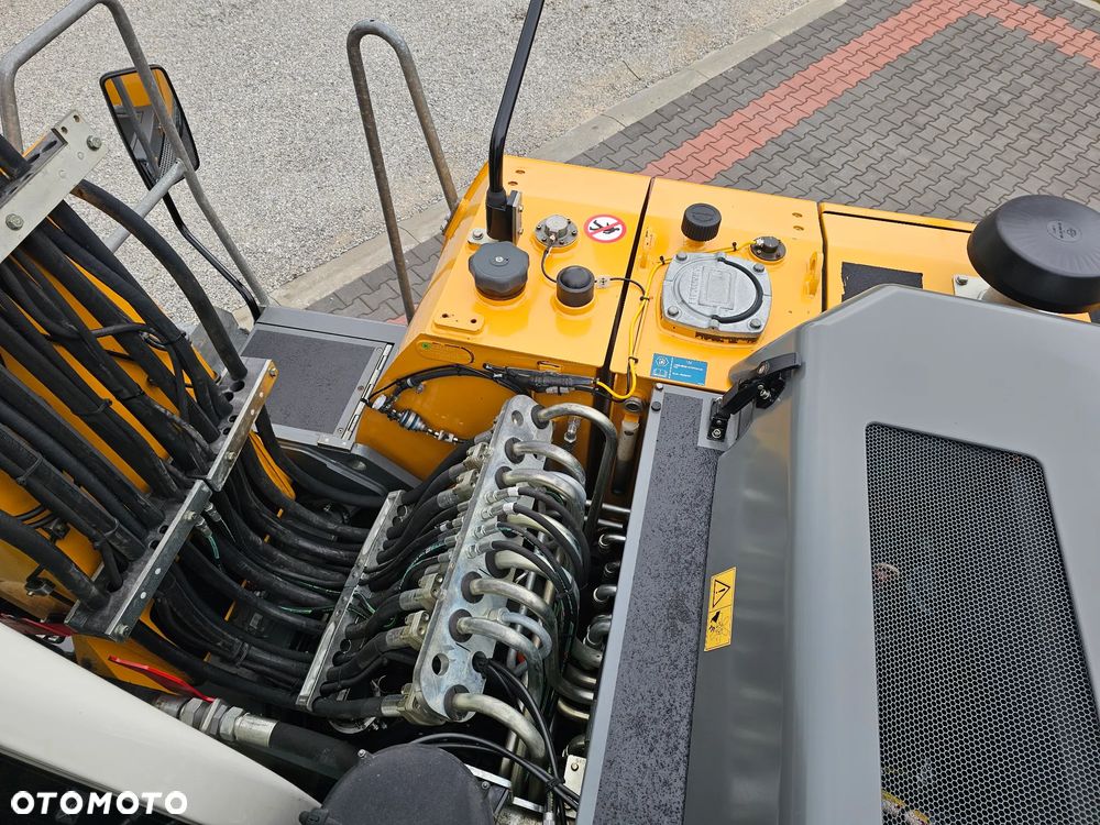 Liebherr A 916 - 25