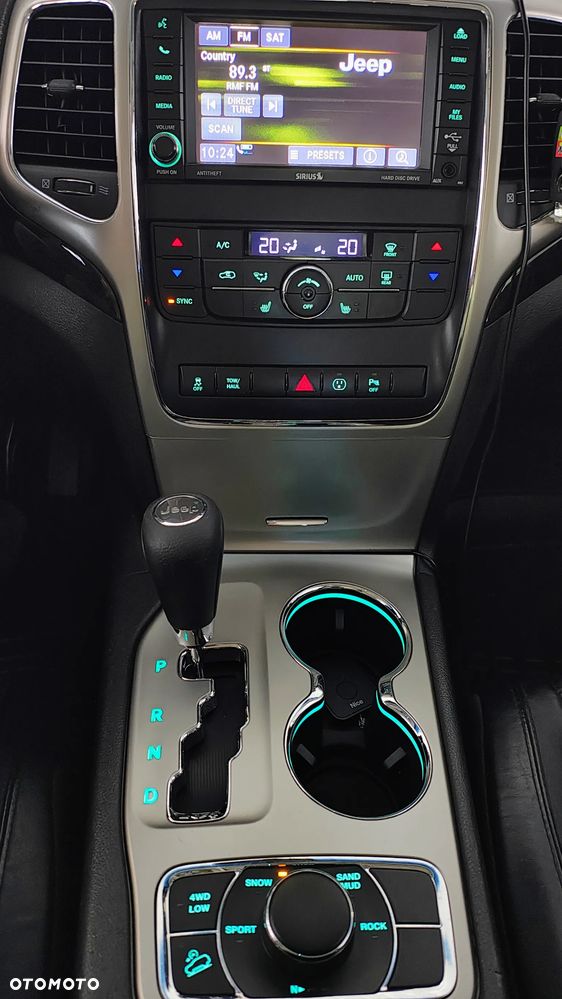Jeep Grand Cherokee - 33