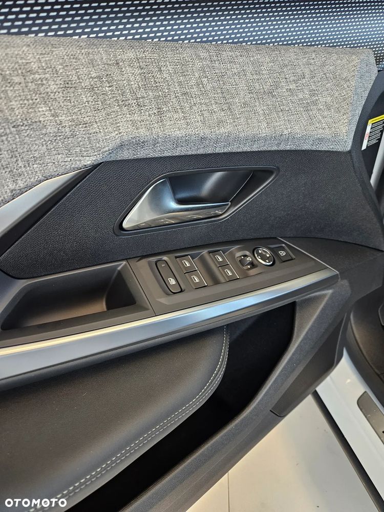 Peugeot 3008 1.2 PureTech mHEV GT E-DCS6 - 11