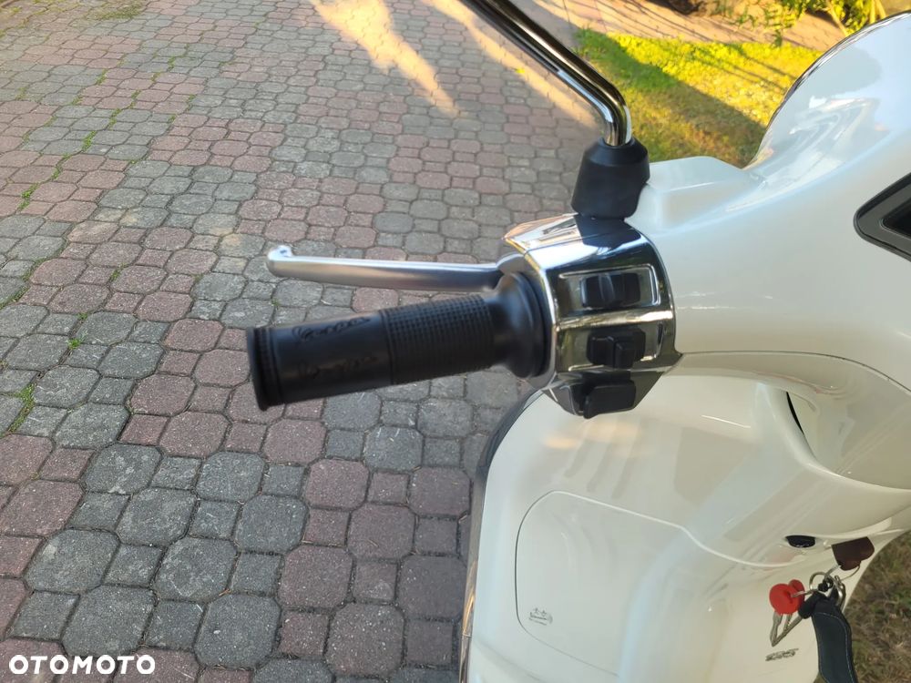 Piaggio Vespa - 30