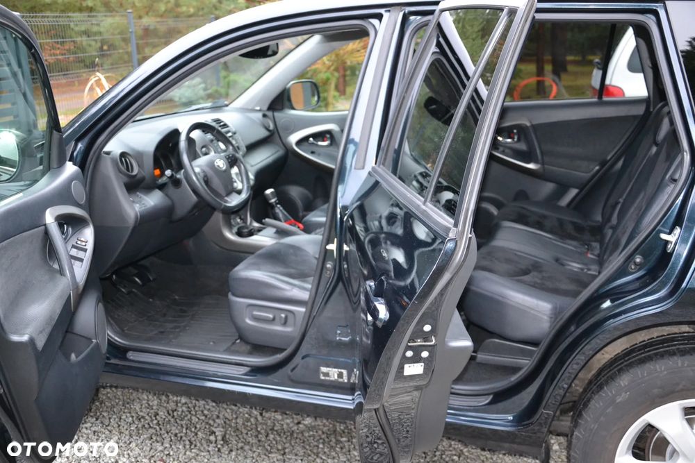 Toyota RAV4 2.0 VVT-i Sol - 9