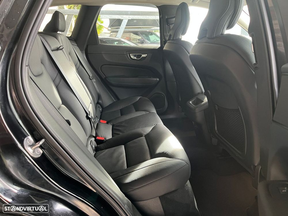 Volvo XC 60 2.0 B4 R-Design Geartronic - 46